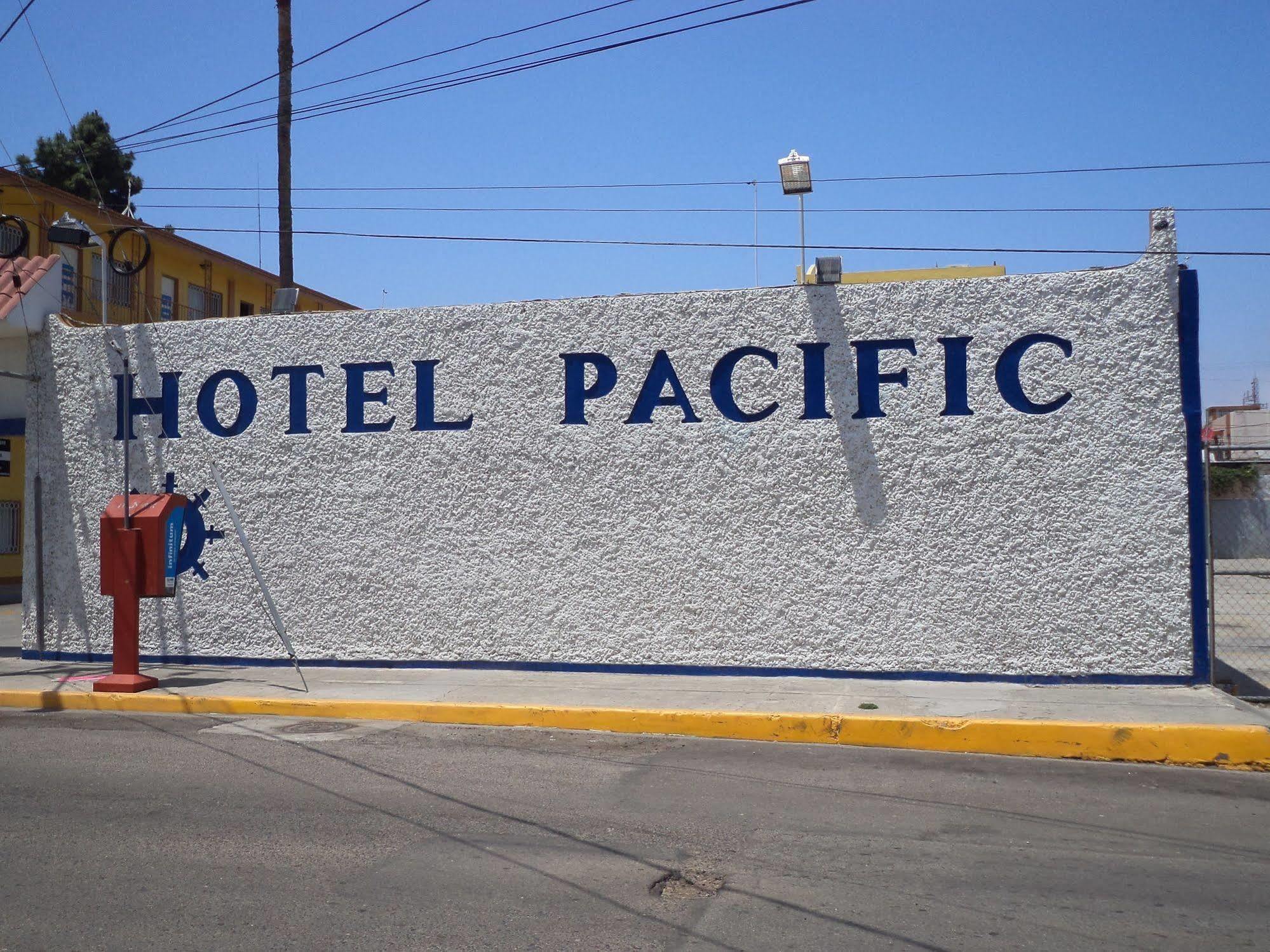 Hotel Pacific Tijuana Bagian luar foto